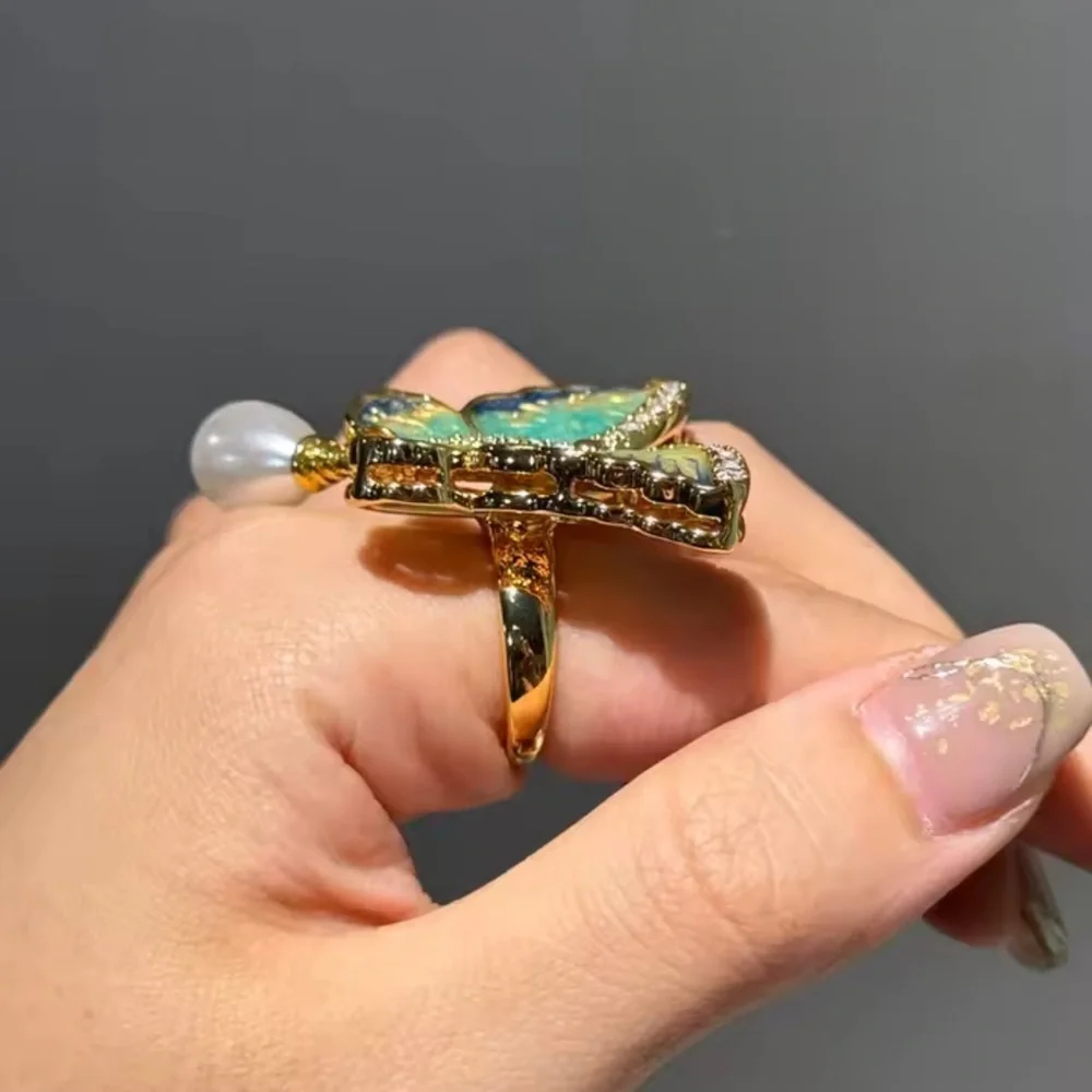 Royal Butterfly Gold Pearl Ring